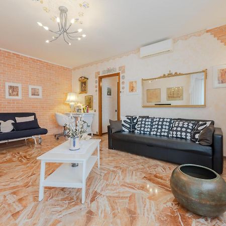 Talamini Apartment เมสเตร ภายนอก รูปภาพ