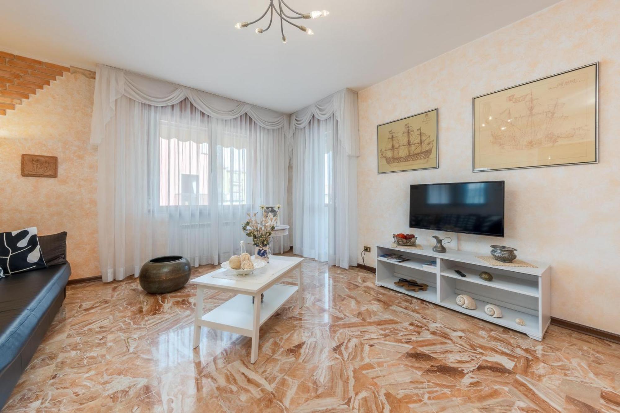 Talamini Apartment เมสเตร ภายนอก รูปภาพ